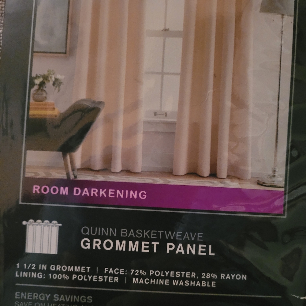 CURTAINS - Picture 3 of 4